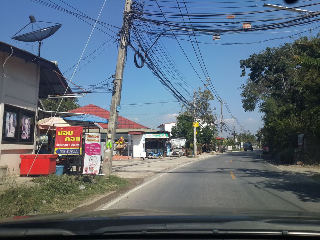 ภาพถนนตรงที่ 3ต. การเกษตร ตั้งอยู่ ถ่ายโดย mishari พ.ศ. 2558 (2015) · A street-level view of where 3ต. การเกษตร · 3ta. Kan Kaset stands, by mishari in 2558 (2015)