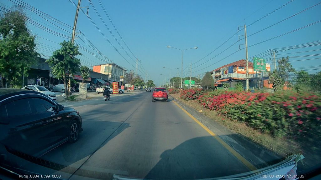 ภาพถนนตรงที่ ร้านไข่นุ้ยข้าวสาร ตั้งอยู่ ถ่ายโดย ThailandCambodia พ.ศ. 2569 (2026) · A street-level view of where ร้านไข่นุ้ยข้าวสาร · Ran Khai Nui Khaosan stands, by ThailandCambodia in 2569 (2026)