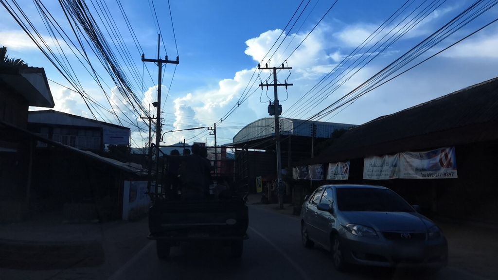 ภาพถนนตรงที่ เงินติดล้อ สาขา แม่แจ่ม ตั้งอยู่ ถ่ายโดย charlesano พ.ศ. 2561 (2018) · A street-level view of where เงินติดล้อ สาขา แม่แจ่ม · Ngoen Tit Lo Sakha Mae Chaem stands, by charlesano in 2561 (2018)