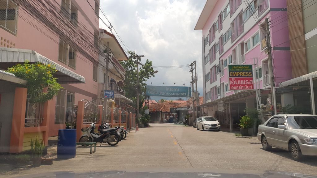 ภาพถนนตรงที่ มานา หม่าล่า Mana Mala สาขา เชียงใหม่ ตั้งอยู่ ถ่ายโดย jrcarlsen พ.ศ. 2565 (2022) · A street-level view of where มานา หม่าล่า Mana Mala สาขา เชียงใหม่ stands, by jrcarlsen in 2565 (2022)