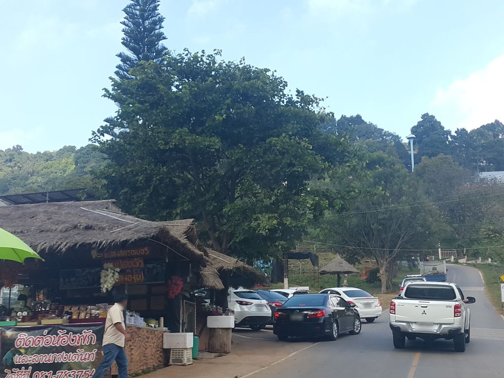 ภาพถนนตรงที่ Eden Caffee ตั้งอยู่ ถ่ายโดย jrcarlsen พ.ศ. 2558 (2015) · A street-level view of where Eden Caffee stands, by jrcarlsen in 2558 (2015)