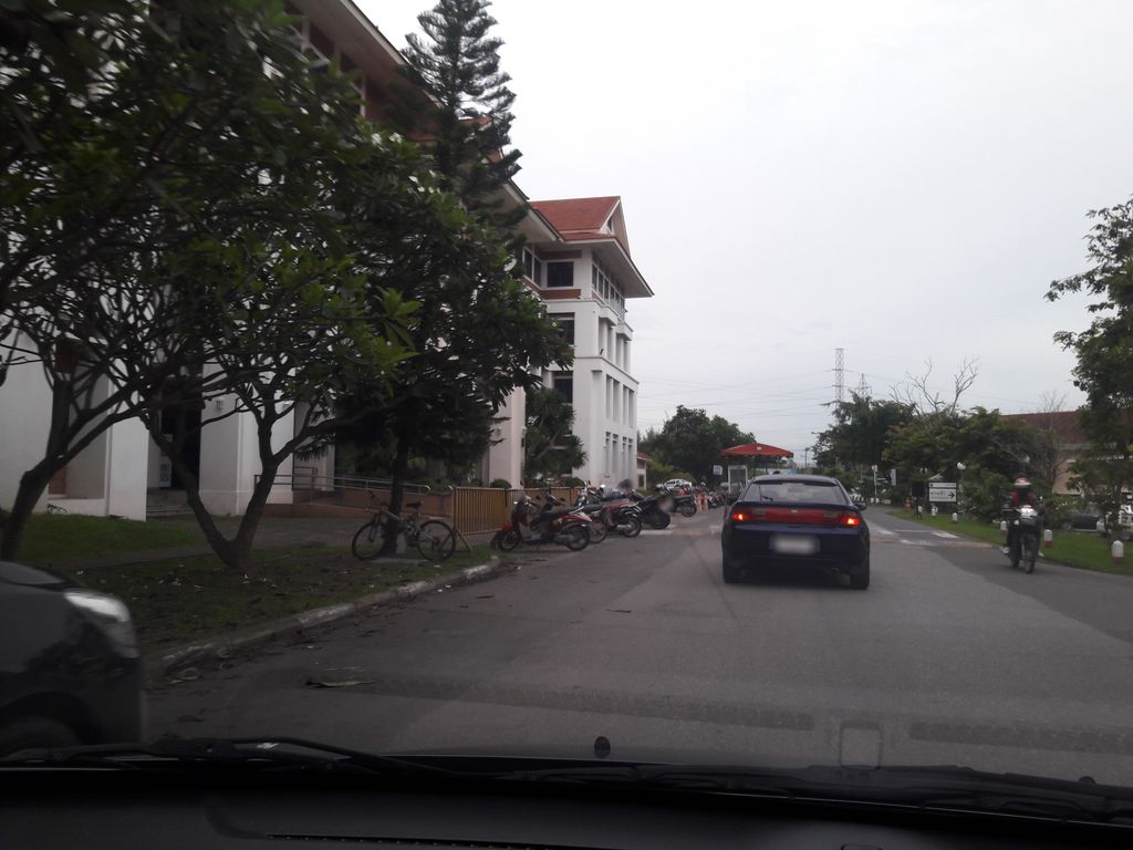 ภาพถนนตรงที่ Center for Social Impact at Payap University ตั้งอยู่ ถ่ายโดย superbate พ.ศ. 2561 (2018) · A street-level view of where Center for Social Impact at Payap University stands, by superbate in 2561 (2018)