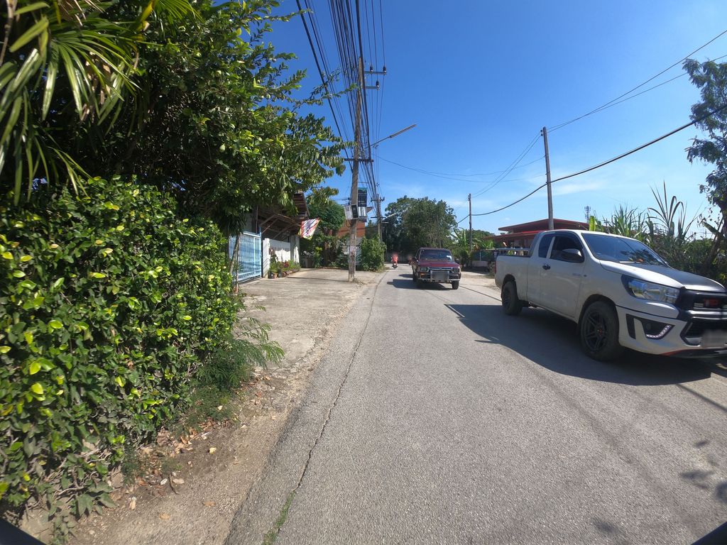 ภาพถนนตรงที่ สวนในฝัน ตั้งอยู่ ถ่ายโดย chanuwath_grab พ.ศ. 2562 (2019) · A street-level view of where สวนในฝัน · Naifan Garden stands, by chanuwath_grab in 2562 (2019)