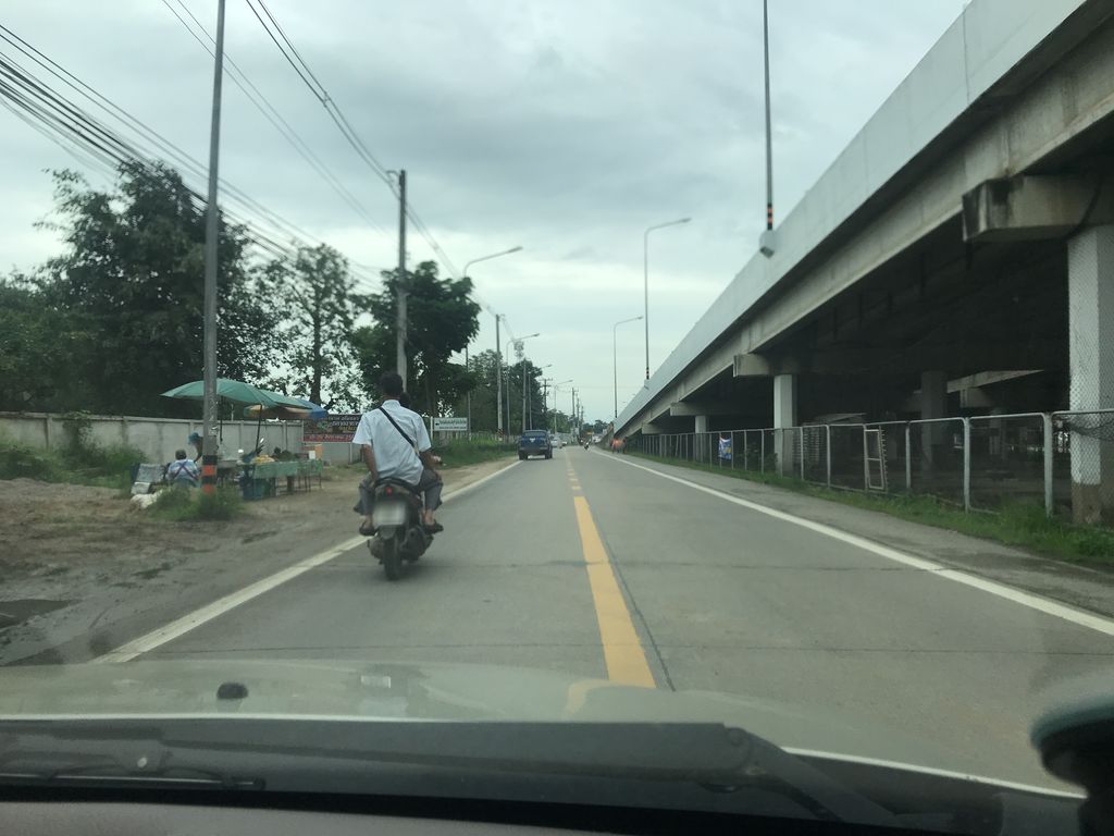 ภาพถนนตรงที่ วอร์มคัฟ ตั้งอยู่ ถ่ายโดย ppimpream พ.ศ. 2561 (2018) · A street-level view of where วอร์มคัฟ · Womkhap stands, by ppimpream in 2561 (2018)