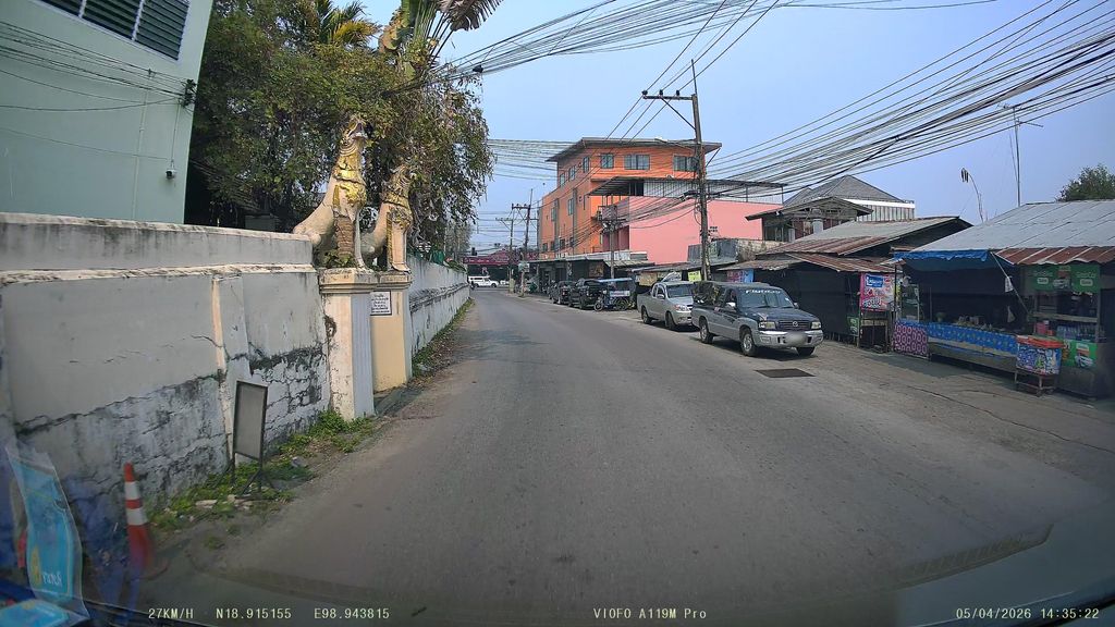 ภาพถนนตรงที่ ร้านอาหารริมน้ำแม่อร ตั้งอยู่ ถ่ายโดย ThailandCambodia พ.ศ. 2569 (2026) · A street-level view of where ร้านอาหารริมน้ำแม่อร · Rimnam Mae On Restaurant stands, by ThailandCambodia in 2569 (2026)