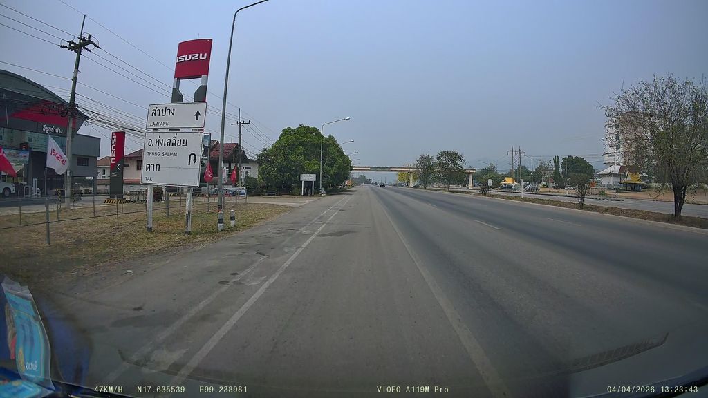 ภาพถนนตรงที่ คลินิค ฟ.ฟันดี ตั้งอยู่ ถ่ายโดย ThailandCambodia พ.ศ. 2569 (2026) · A street-level view of where คลินิค ฟ.ฟันดี · Clinic Fa.fandi stands, by ThailandCambodia in 2569 (2026)
