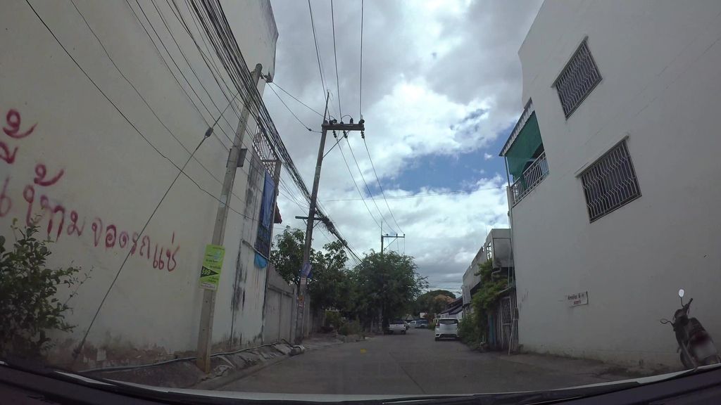 ภาพถนนตรงที่ ร้านมุม ตั้งอยู่ ถ่ายโดย kaart_3 พ.ศ. 2562 (2019) · A street-level view of where ร้านมุม · Ran Mum stands, by kaart_3 in 2562 (2019)