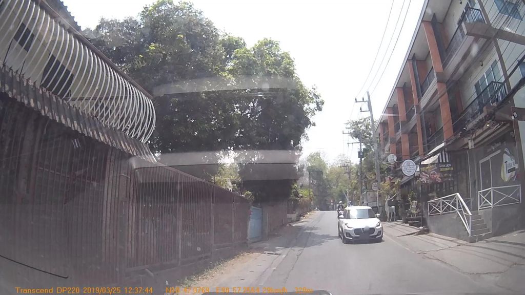 ภาพถนนตรงที่ อบ-อร่อย เบเกอรี ตั้งอยู่ ถ่ายโดย mapcreator พ.ศ. 2562 (2019) · A street-level view of where อบ-อร่อย เบเกอรี · Op-aroi Bakery stands, by mapcreator in 2562 (2019)