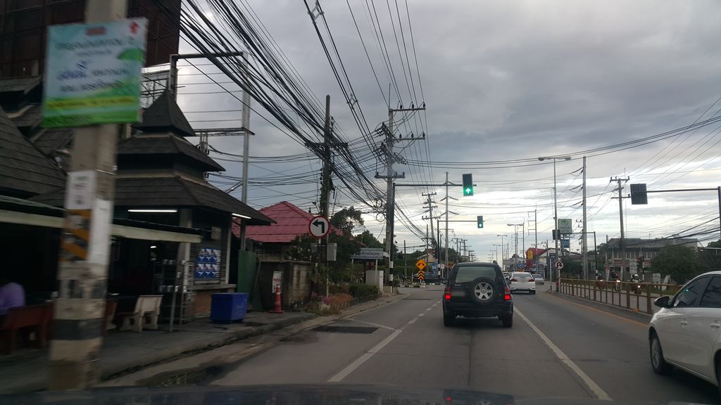 ภาพถนนตรงที่ ปางช้างแม่ตะมาน ตั้งอยู่ ถ่ายโดย jrcarlsen พ.ศ. 2560 (2017) · A street-level view of where ปางช้างแม่ตะมาน · Pang Chang Mae Ta Man stands, by jrcarlsen in 2560 (2017)