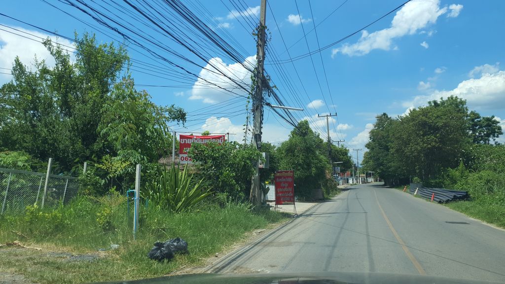 ภาพถนนตรงที่ Sanim cafe ตั้งอยู่ ถ่ายโดย jrcarlsen พ.ศ. 2564 (2021) · A street-level view of where Sanim cafe stands, by jrcarlsen in 2564 (2021)
