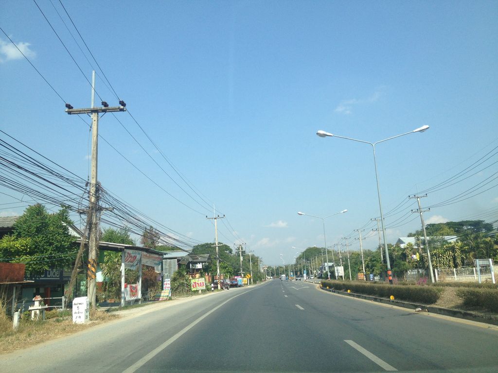 ภาพถนนตรงที่ ห้องเย็นปุณณพัฒน์ ตั้งอยู่ ถ่ายโดย jimwatana พ.ศ. 2558 (2015) · A street-level view of where ห้องเย็นปุณณพัฒน์ · Hongyen Punna Phat stands, by jimwatana in 2558 (2015)