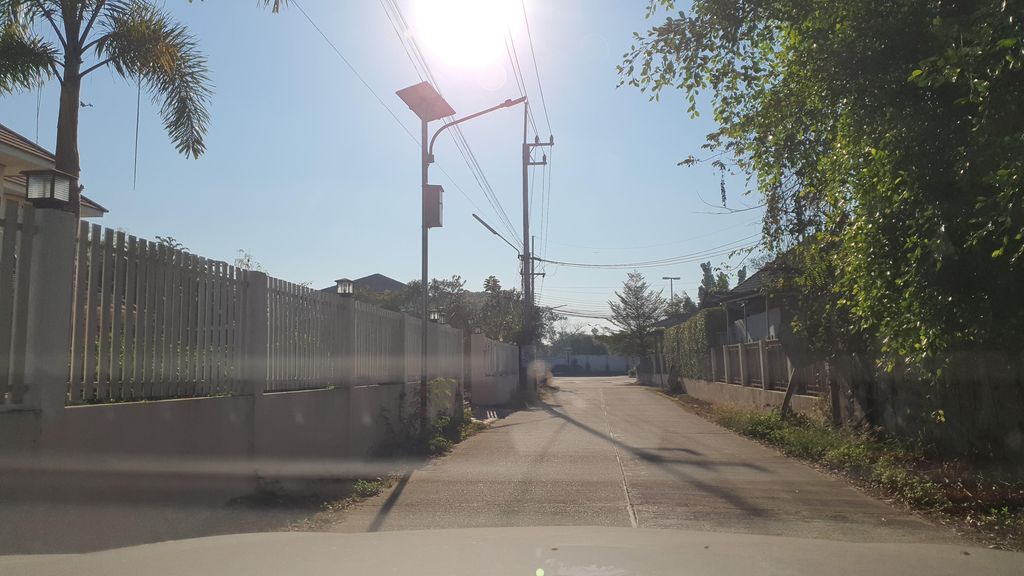 ภาพถนนตรงที่ Charisma Cafe & Jardin ตั้งอยู่ ถ่ายโดย jrcarlsen พ.ศ. 2565 (2022) · A street-level view of where Charisma Cafe & Jardin stands, by jrcarlsen in 2565 (2022)