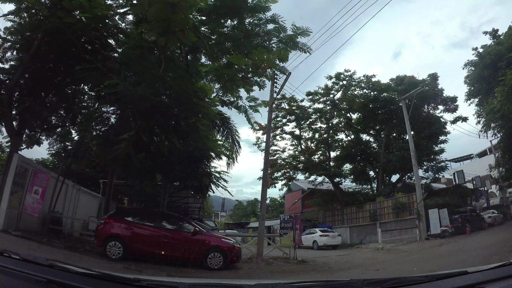 ภาพถนนตรงที่ Jaritt Nymmanh Hotel ตั้งอยู่ ถ่ายโดย kaart_3 พ.ศ. 2562 (2019) · A street-level view of where Jaritt Nymmanh Hotel stands, by kaart_3 in 2562 (2019)