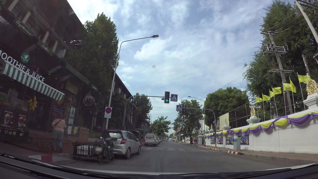 ภาพถนนตรงที่ พญายักขราช ตั้งอยู่ ถ่ายโดย kaart_3 พ.ศ. 2562 (2019) · A street-level view of where พญายักขราช · Phayaikakhrat stands, by kaart_3 in 2562 (2019)