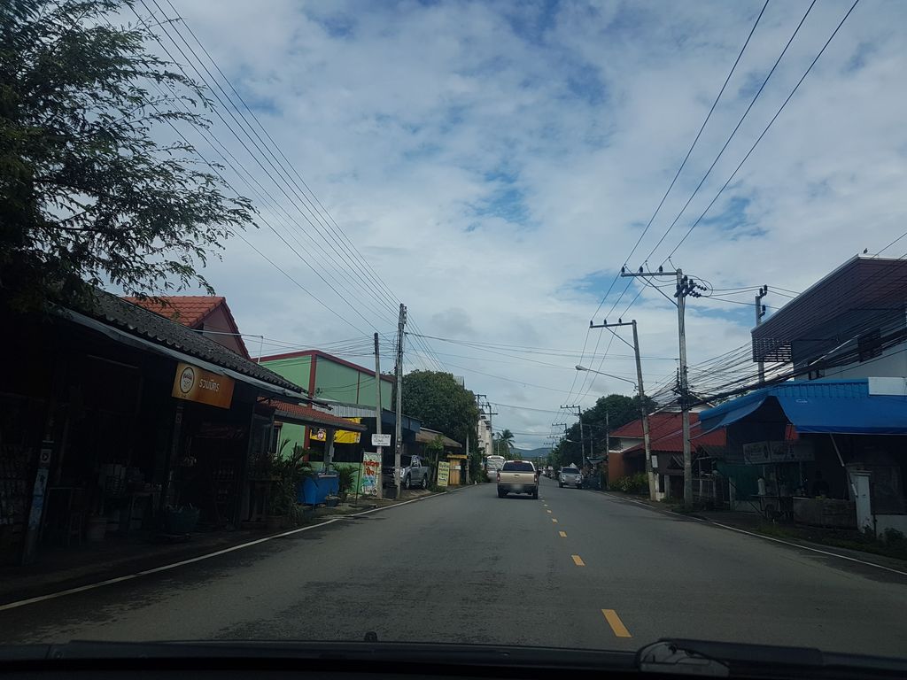 ภาพถนนตรงที่ อั๋น บาร์ ตั้งอยู่ ถ่ายโดย ekkarin พ.ศ. 2561 (2018) · A street-level view of where อั๋น บาร์ · An Bar stands, by ekkarin in 2561 (2018)