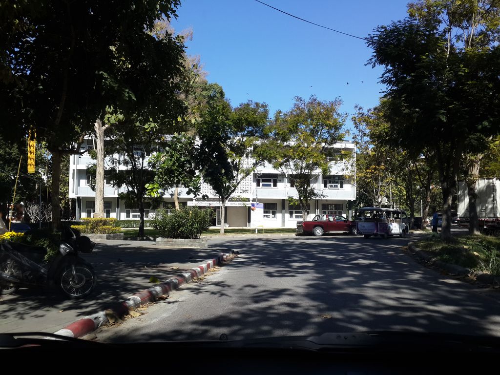 ภาพถนนตรงที่ Department of Microbiology ตั้งอยู่ ถ่ายโดย mishari พ.ศ. 2557 (2014) · A street-level view of where Department of Microbiology stands, by mishari in 2557 (2014)