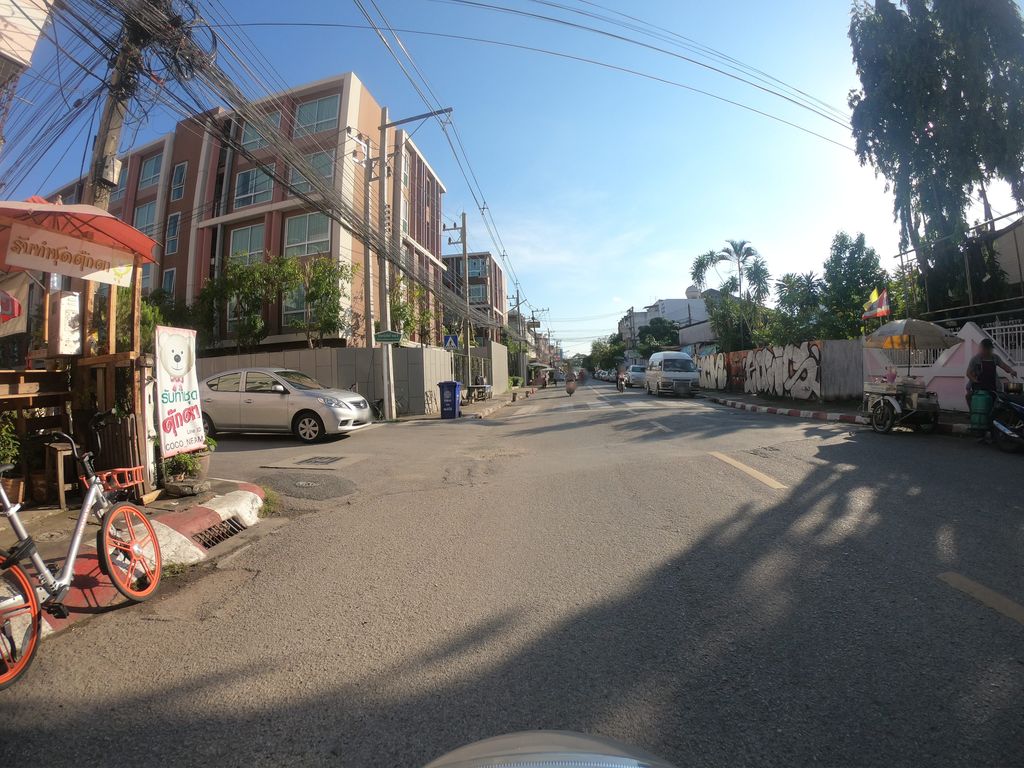 ภาพถนนตรงที่ บริษัท ทัช ฮิล เพลซ จำกัด ตั้งอยู่ ถ่ายโดย chanuwath_grab พ.ศ. 2562 (2019) · A street-level view of where บริษัท ทัช ฮิล เพลซ จำกัด · Touch Hin Place Chamkat Company stands, by chanuwath_grab in 2562 (2019)