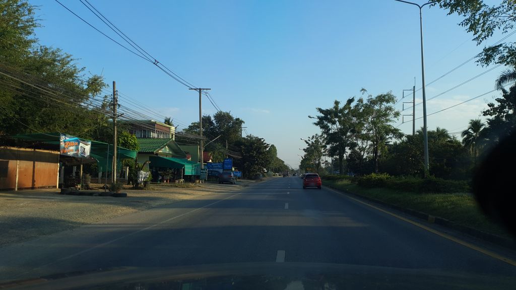 ภาพถนนตรงที่ อู่วสันต์เซอร์วิส | Chiang Mai ตั้งอยู่ ถ่ายโดย jrcarlsen พ.ศ. 2562 (2019) · A street-level view of where อู่วสันต์เซอร์วิส | Chiang Mai stands, by jrcarlsen in 2562 (2019)