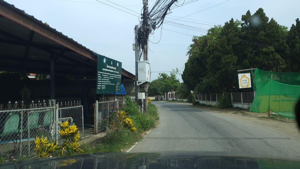 ภาพถนนตรงที่ In The wake of ตั้งอยู่ ถ่ายโดย jrcarlsen พ.ศ. 2563 (2020) · A street-level view of where In The wake of stands, by jrcarlsen in 2563 (2020)