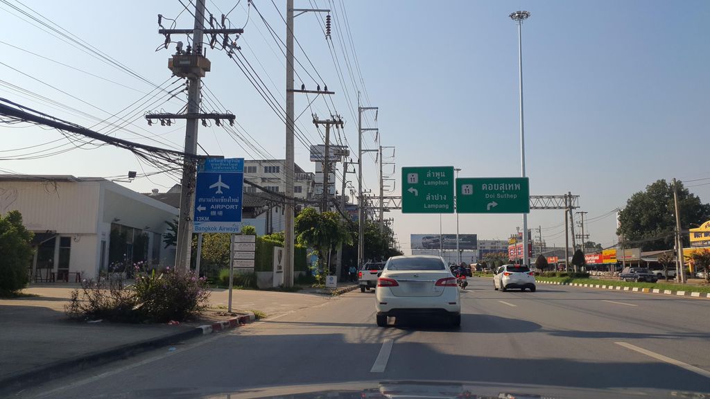ภาพถนนตรงที่ Chiang Mai Snooker & Pool ตั้งอยู่ ถ่ายโดย jrcarlsen พ.ศ. 2565 (2022) · A street-level view of where Chiang Mai Snooker & Pool stands, by jrcarlsen in 2565 (2022)