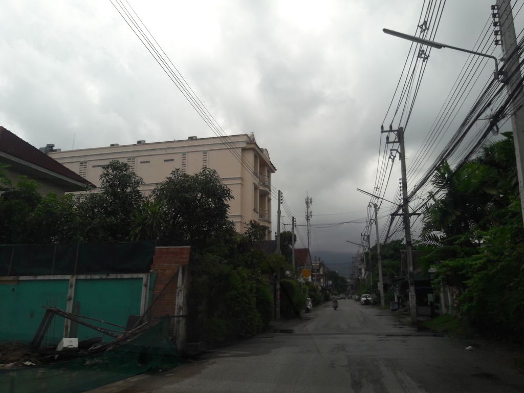 ภาพถนนตรงที่ Compleate fitness ตั้งอยู่ ถ่ายโดย superbate พ.ศ. 2561 (2018) · A street-level view of where Compleate fitness stands, by superbate in 2561 (2018)