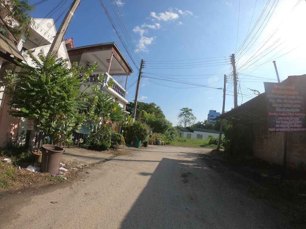 ภาพถนนตรงที่ ช่างโขง Svpg ตั้งอยู่ ถ่ายโดย chanuwath_grab พ.ศ. 2562 (2019) · A street-level view of where ช่างโขง Svpg stands, by chanuwath_grab in 2562 (2019)
