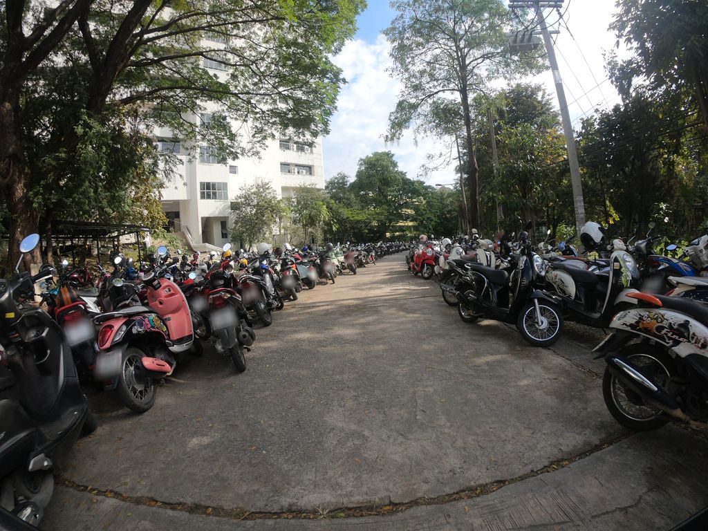 ภาพถนนตรงที่ Đỉnh cao soi kèo Kèo bóng mỗi ngày ตั้งอยู่ ถ่ายโดย chanuwath_grab พ.ศ. 2562 (2019) · A street-level view of where Đỉnh cao soi kèo Kèo bóng mỗi ngày stands, by chanuwath_grab in 2562 (2019)