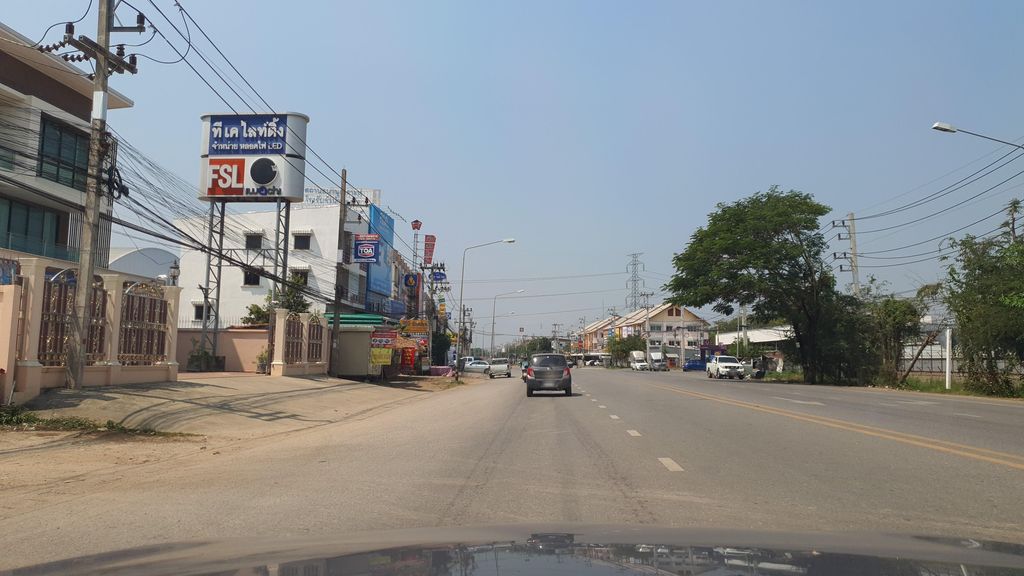 ภาพถนนตรงที่ บริษัท แมนพาวเวอร์ จำกัด ตั้งอยู่ ถ่ายโดย jrcarlsen พ.ศ. 2565 (2022) · A street-level view of where บริษัท แมนพาวเวอร์ จำกัด · Maenphaowoe Chamkat Company stands, by jrcarlsen in 2565 (2022)