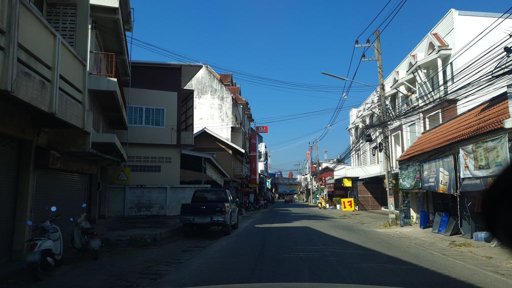 ภาพถนนตรงที่ ร้านจงเจริญบริการ(ซ่อมรถ) ตั้งอยู่ ถ่ายโดย jrcarlsen พ.ศ. 2562 (2019) · A street-level view of where ร้านจงเจริญบริการ(ซ่อมรถ) · Ran Chongcherin Brikan(somrot) stands, by jrcarlsen in 2562 (2019)