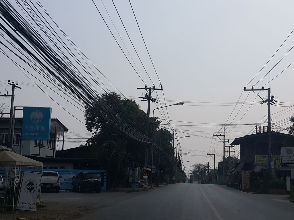 ภาพถนนตรงที่ หนึ่งเก้าหนึ่ง Chiangdao Coffee ตั้งอยู่ ถ่ายโดย jrcarlsen พ.ศ. 2559 (2016) · A street-level view of where หนึ่งเก้าหนึ่ง Chiangdao Coffee stands, by jrcarlsen in 2559 (2016)