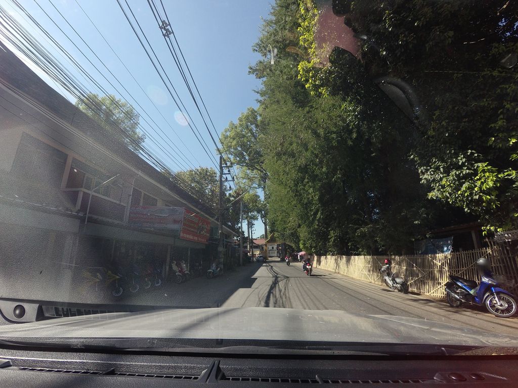 ภาพถนนตรงที่ ตี๋มอเตอร์ ตั้งอยู่ ถ่ายโดย mishari พ.ศ. 2563 (2020) · A street-level view of where ตี๋มอเตอร์ · Timatoe stands, by mishari in 2563 (2020)