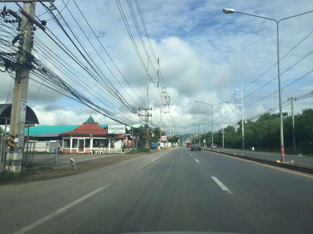 ภาพถนนตรงที่ Jeepcm คอมพิวเตอร์ ตั้งอยู่ ถ่ายโดย kyoko พ.ศ. 2561 (2018) · A street-level view of where Jeepcm คอมพิวเตอร์ stands, by kyoko in 2561 (2018)