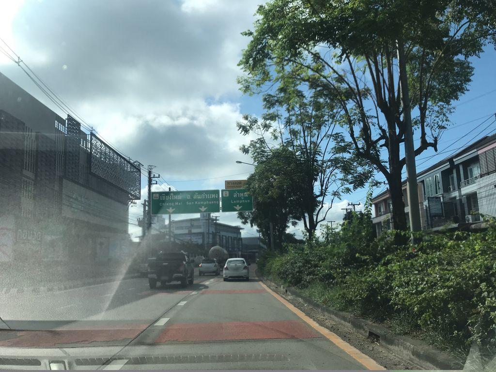 ภาพถนนตรงที่ Chaba Kaosoi ชบาข้าวซอย ตั้งอยู่ ถ่ายโดย prasert พ.ศ. 2561 (2018) · A street-level view of where Chaba Kaosoi ชบาข้าวซอย stands, by prasert in 2561 (2018)