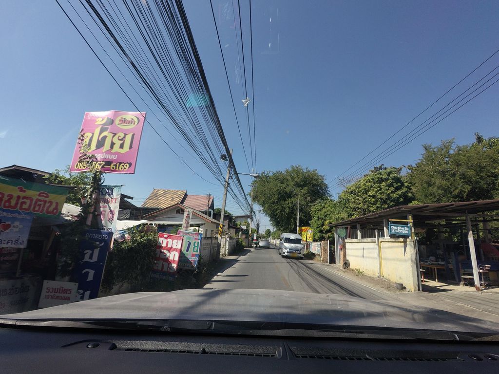 ภาพถนนตรงที่ Chez Khao Soi ตั้งอยู่ ถ่ายโดย mishari พ.ศ. 2563 (2020) · A street-level view of where Chez Khao Soi stands, by mishari in 2563 (2020)