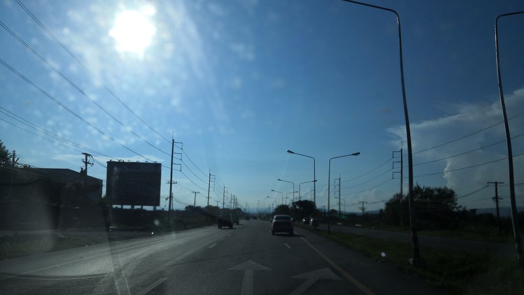 ภาพถนนตรงที่ โรงงานชัยทวีบล็อก ตั้งอยู่ ถ่ายโดย charlesano พ.ศ. 2561 (2018) · A street-level view of where โรงงานชัยทวีบล็อก · Rongngan Chai Thawi Block stands, by charlesano in 2561 (2018)