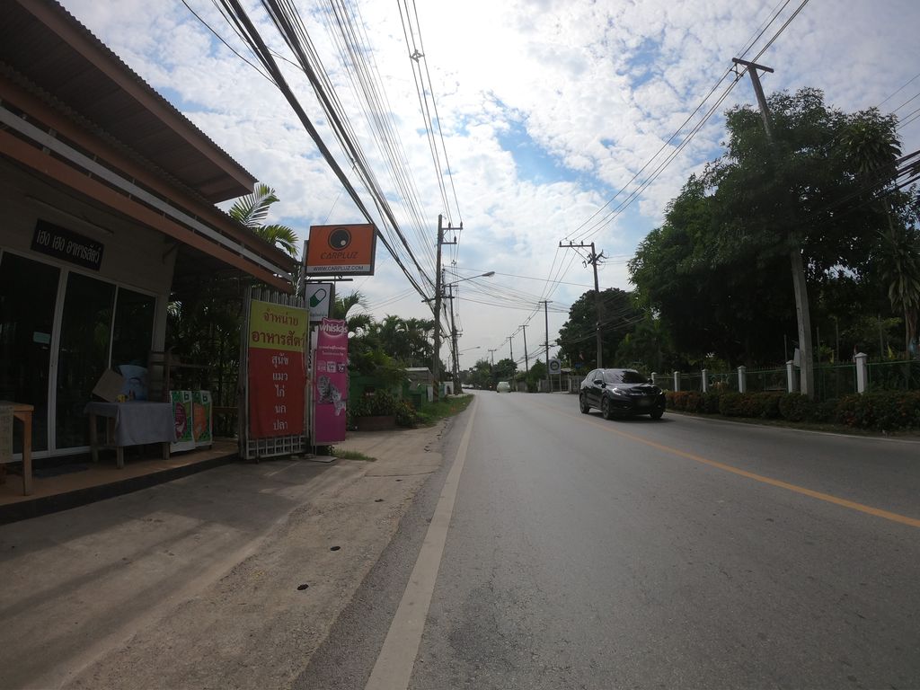 ภาพถนนตรงที่ Wheels First Car Rental ตั้งอยู่ ถ่ายโดย chanuwath_grab พ.ศ. 2562 (2019) · A street-level view of where Wheels First Car Rental stands, by chanuwath_grab in 2562 (2019)