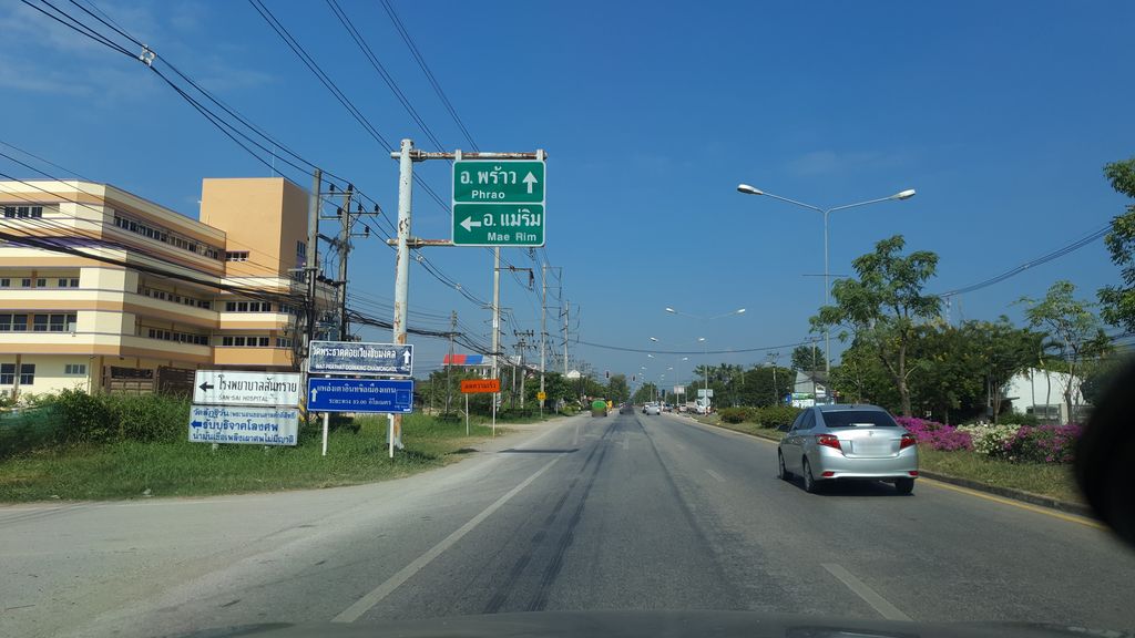 ภาพถนนตรงที่ Mint Cafe - มิ้น คาเฟ่ ตั้งอยู่ ถ่ายโดย jrcarlsen พ.ศ. 2562 (2019) · A street-level view of where Mint Cafe - มิ้น คาเฟ่ stands, by jrcarlsen in 2562 (2019)