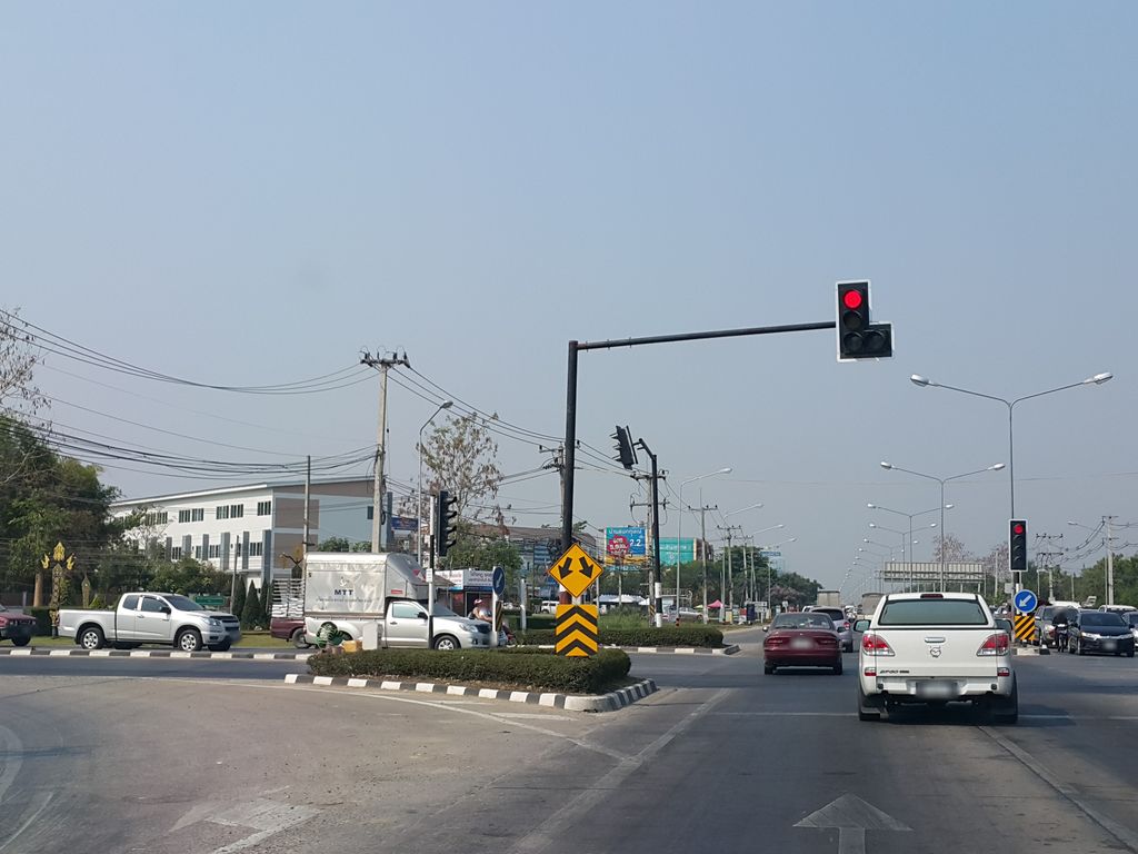 ภาพถนนตรงที่ J&T Express สาขาสันทราย ตั้งอยู่ ถ่ายโดย jrcarlsen พ.ศ. 2559 (2016) · A street-level view of where J&T Express สาขาสันทราย stands, by jrcarlsen in 2559 (2016)