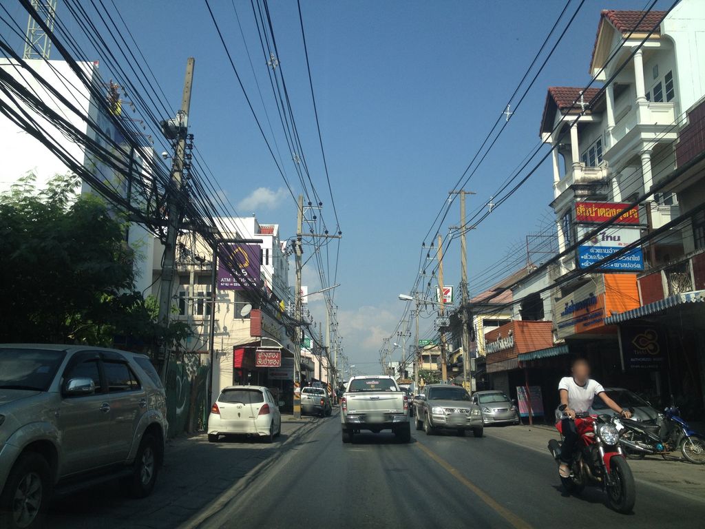 ภาพถนนตรงที่ Khang Wang Restaurant ตั้งอยู่ ถ่ายโดย jimwatana พ.ศ. 2558 (2015) · A street-level view of where Khang Wang Restaurant stands, by jimwatana in 2558 (2015)