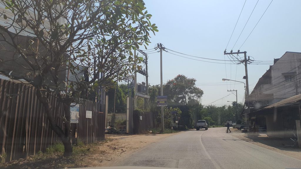 ภาพถนนตรงที่ Ing Ping Restaurant ตั้งอยู่ ถ่ายโดย jrcarlsen พ.ศ. 2566 (2023) · A street-level view of where Ing Ping Restaurant stands, by jrcarlsen in 2566 (2023)