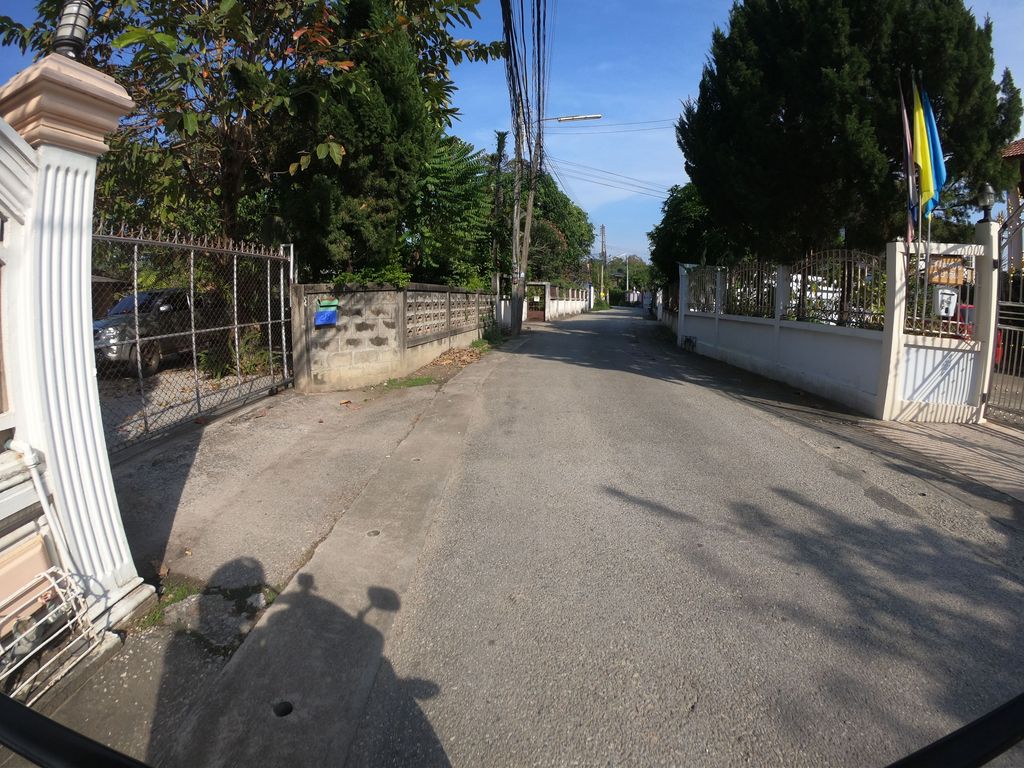 ภาพถนนตรงที่ หม่าล่าดาวเหนือ ตั้งอยู่ ถ่ายโดย chanuwath_grab พ.ศ. 2562 (2019) · A street-level view of where หม่าล่าดาวเหนือ · Mala Daonuea stands, by chanuwath_grab in 2562 (2019)