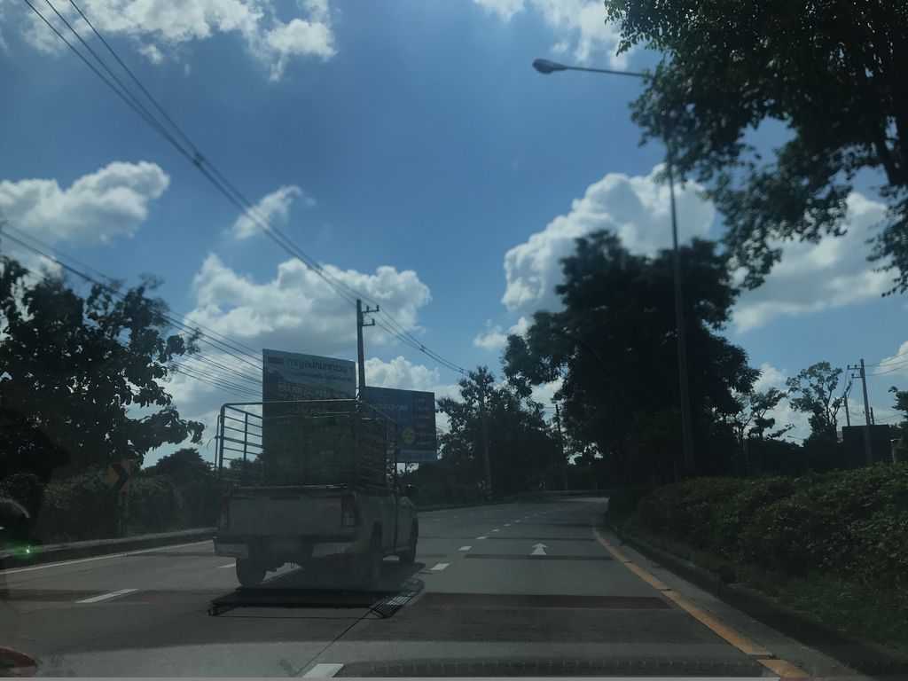 ภาพถนนตรงที่ จิตศิริอพาร์ทเมนต์ ตั้งอยู่ ถ่ายโดย prasert พ.ศ. 2561 (2018) · A street-level view of where จิตศิริอพาร์ทเมนต์ · Chit Siri Apartment stands, by prasert in 2561 (2018)