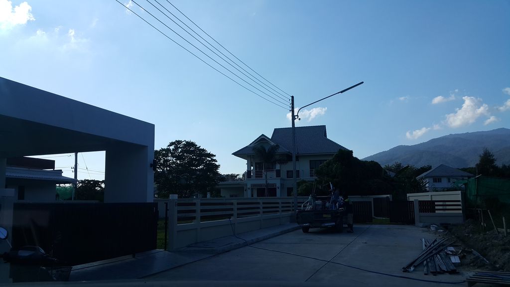 ภาพถนนตรงที่ 65 Hostel Chiangmai ตั้งอยู่ ถ่ายโดย jrcarlsen พ.ศ. 2559 (2016) · A street-level view of where 65 Hostel Chiangmai stands, by jrcarlsen in 2559 (2016)