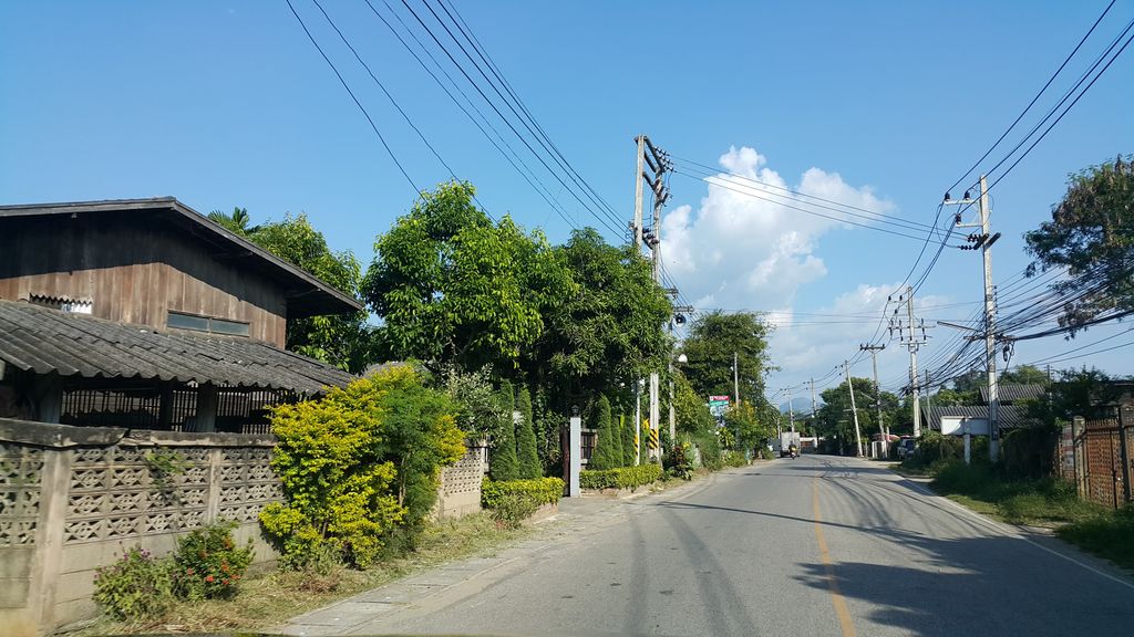 ภาพถนนตรงที่ Sankampang Computer & Game ตั้งอยู่ ถ่ายโดย jrcarlsen พ.ศ. 2559 (2016) · A street-level view of where Sankampang Computer & Game stands, by jrcarlsen in 2559 (2016)