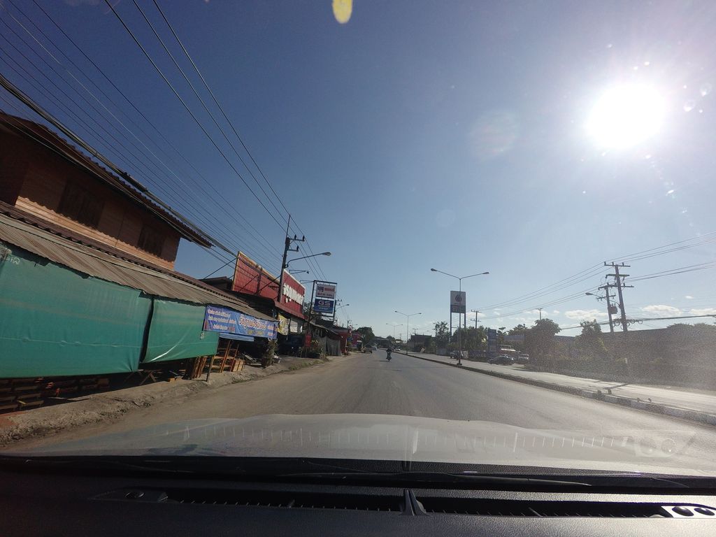 ภาพถนนตรงที่ CoffeeDrif ตั้งอยู่ ถ่ายโดย mishari พ.ศ. 2563 (2020) · A street-level view of where CoffeeDrif stands, by mishari in 2563 (2020)