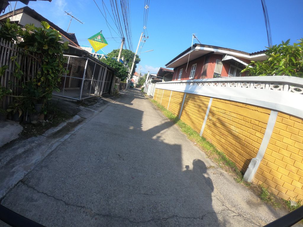 ภาพถนนตรงที่ Studi Immi ตั้งอยู่ ถ่ายโดย chanuwath_grab พ.ศ. 2562 (2019) · A street-level view of where Studi Immi stands, by chanuwath_grab in 2562 (2019)