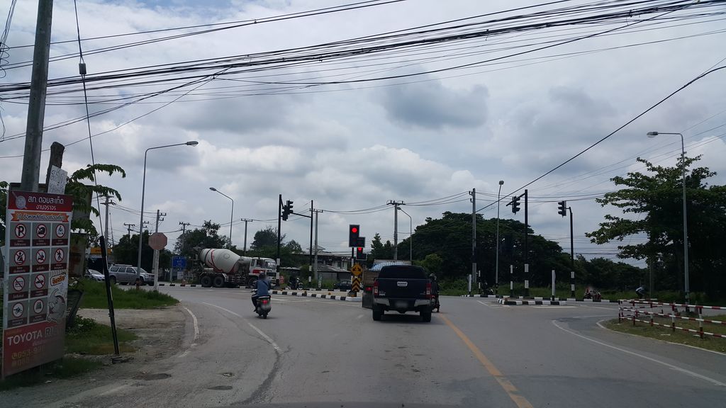 ภาพถนนตรงที่ The Zapp Station ตั้งอยู่ ถ่ายโดย jrcarlsen พ.ศ. 2559 (2016) · A street-level view of where The Zapp Station stands, by jrcarlsen in 2559 (2016)