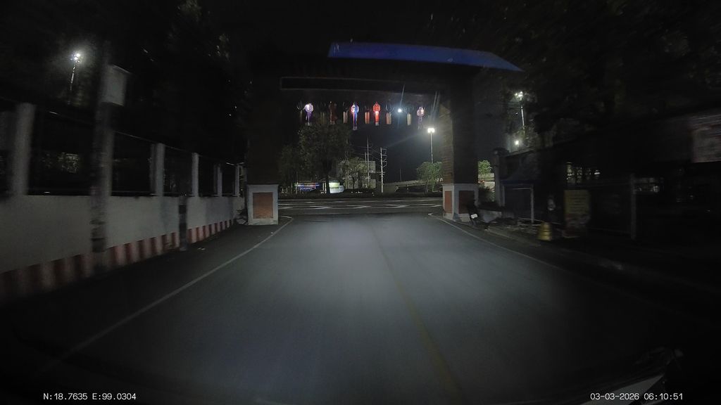 ภาพถนนตรงที่ Highway Coffee ตั้งอยู่ ถ่ายโดย ThailandCambodia พ.ศ. 2569 (2026) · A street-level view of where Highway Coffee stands, by ThailandCambodia in 2569 (2026)