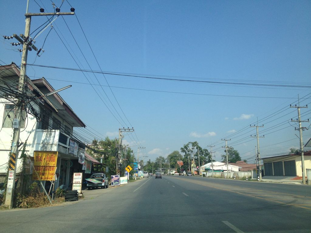ภาพถนนตรงที่ นันทวรรณ แม็กซ์ การยาง ตั้งอยู่ ถ่ายโดย jimwatana พ.ศ. 2558 (2015) · A street-level view of where นันทวรรณ แม็กซ์ การยาง · Nanthuanron Maek Kanyang stands, by jimwatana in 2558 (2015)