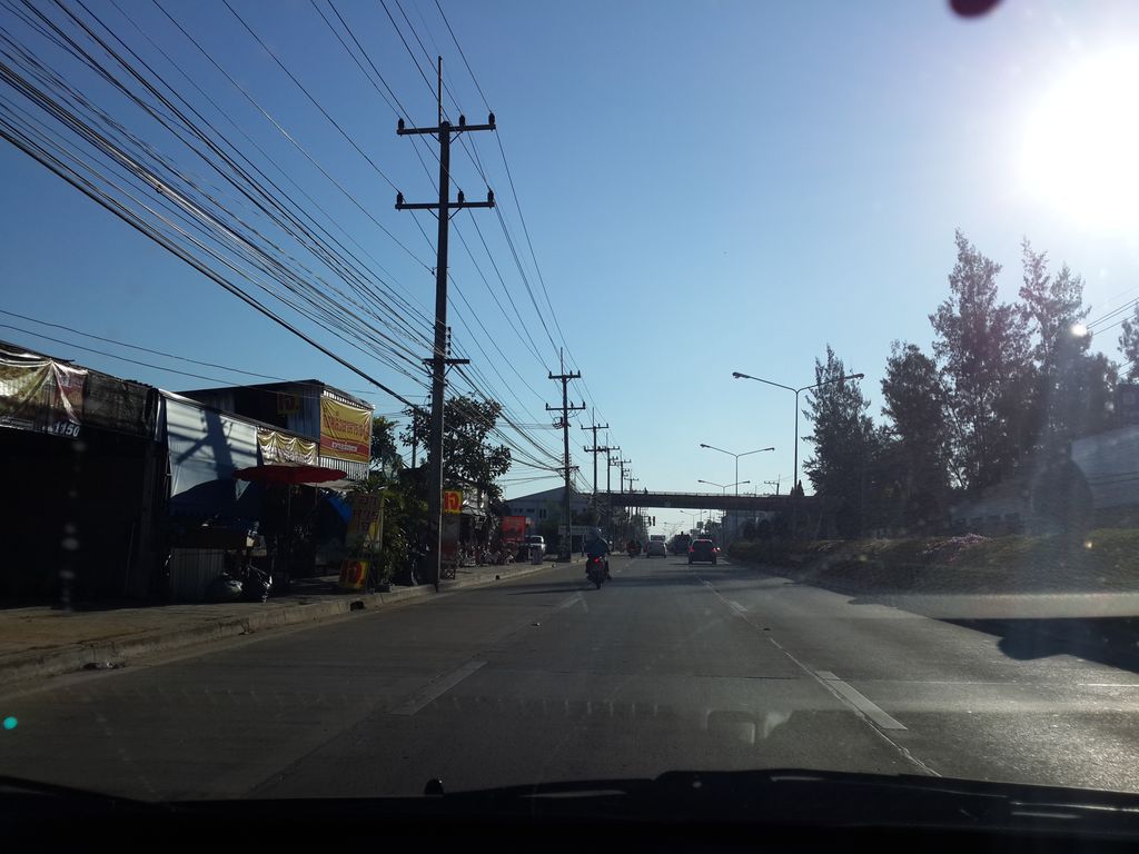 ภาพถนนตรงที่ The Coco Clinic Chiang mai ตั้งอยู่ ถ่ายโดย mishari พ.ศ. 2557 (2014) · A street-level view of where The Coco Clinic Chiang mai stands, by mishari in 2557 (2014)